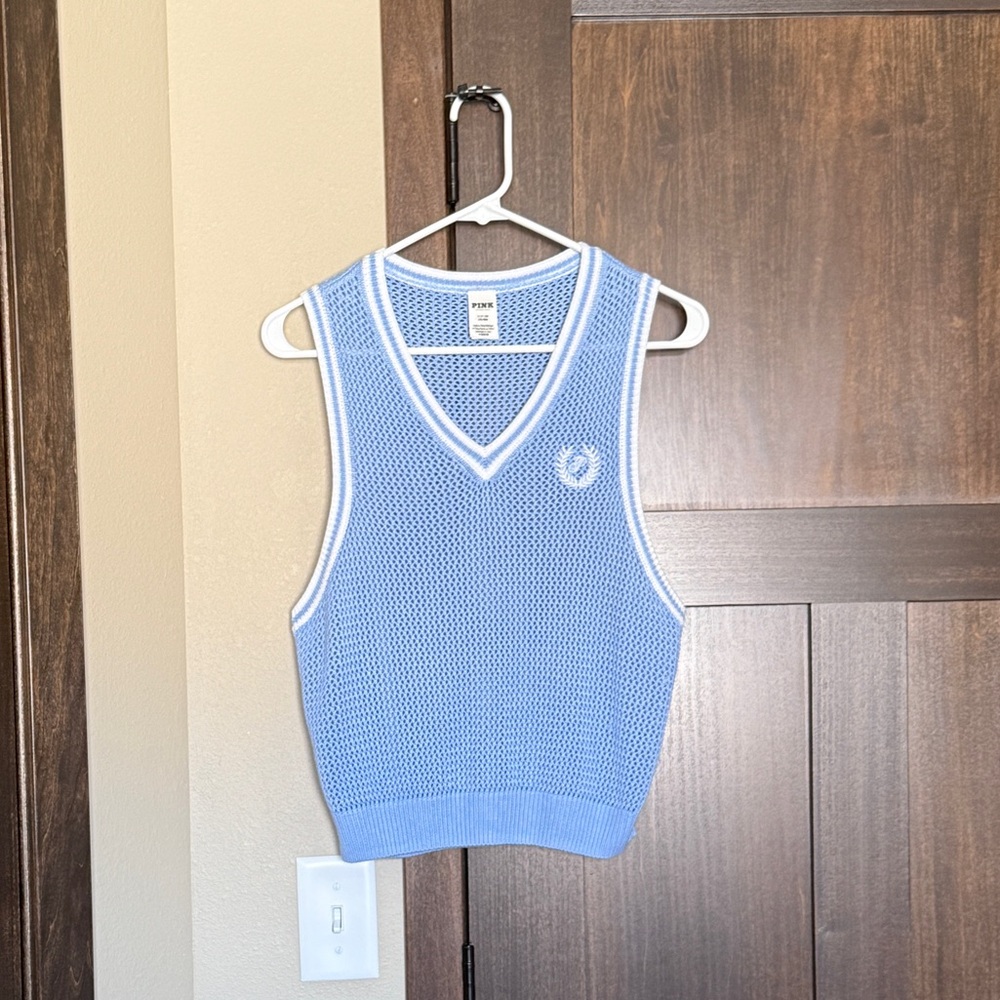 PINK Victoria’s Secret Cambridge Knit Cropped Baby Blue Sweater Vest Size Small